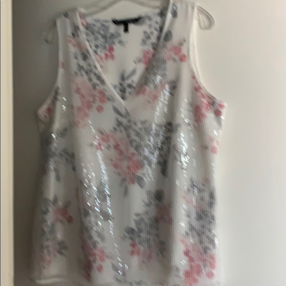 Squinted summer tank